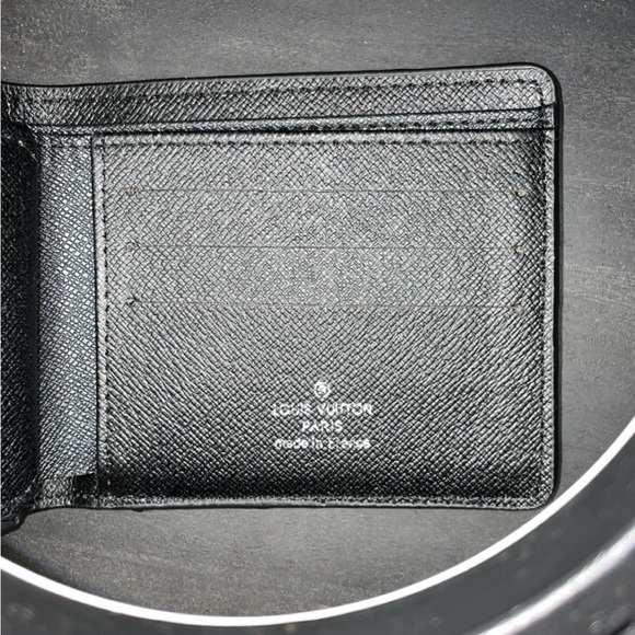 AUTHENTIC LOUIS VUITTON BLACK WALLET -copy - Picture 6 of 7